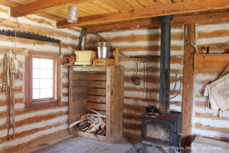 Voyageurs and the Fur Trade Era at Fort Gibraltar in Winnipeg, Manitoba ...